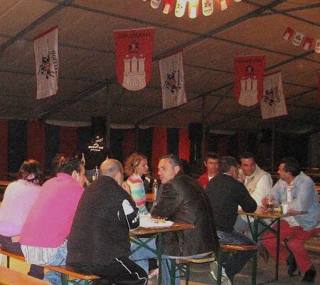 Oktoberfest im Zelt in Italien